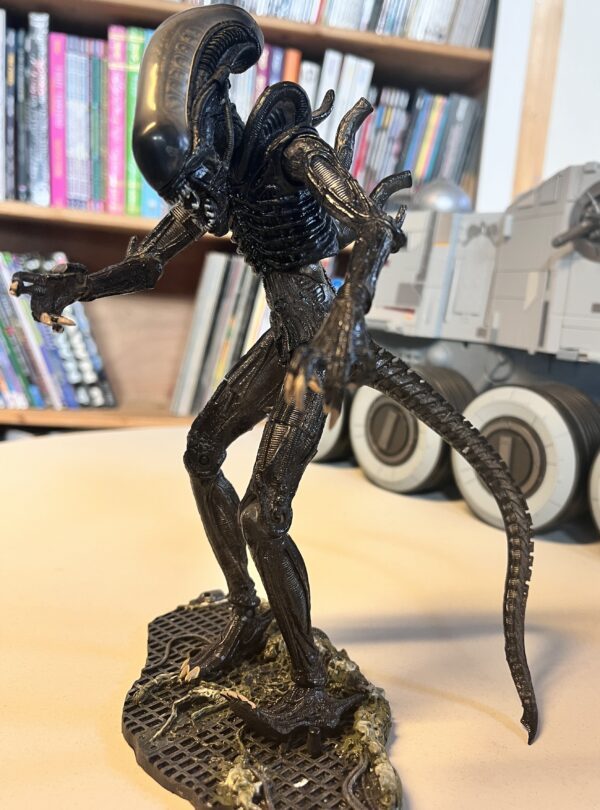 Aliens Big Chap 2 3 scaled