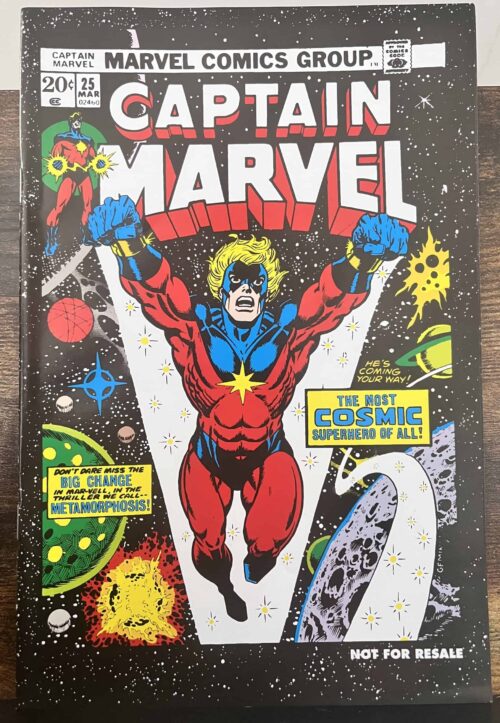 Captain Marvel # 25 Marvel Legends Reprint