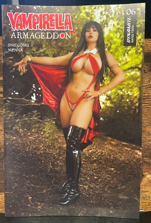 Vampirella Armageddon #6 Cosplay variant (Dynamite Entertainment)